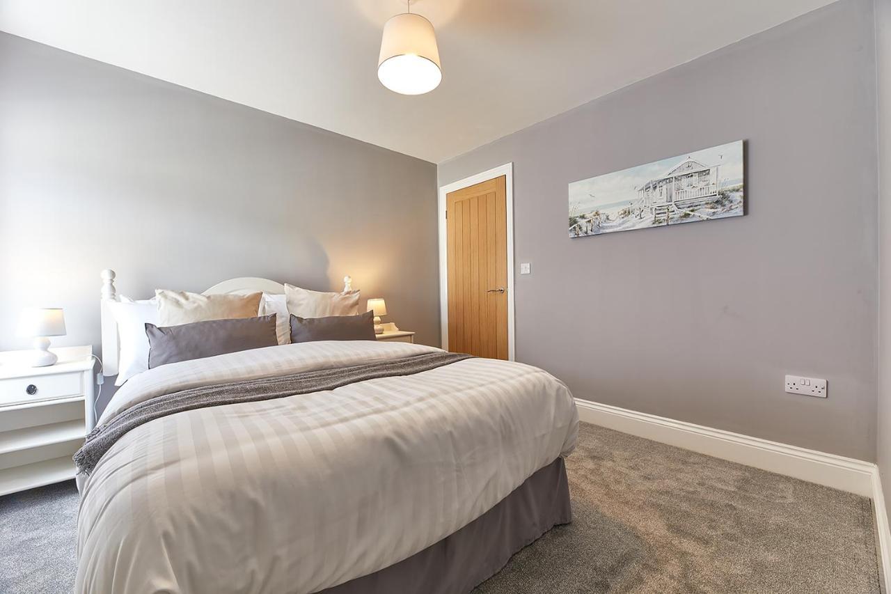 Host & - Sea Breeze Holiday home