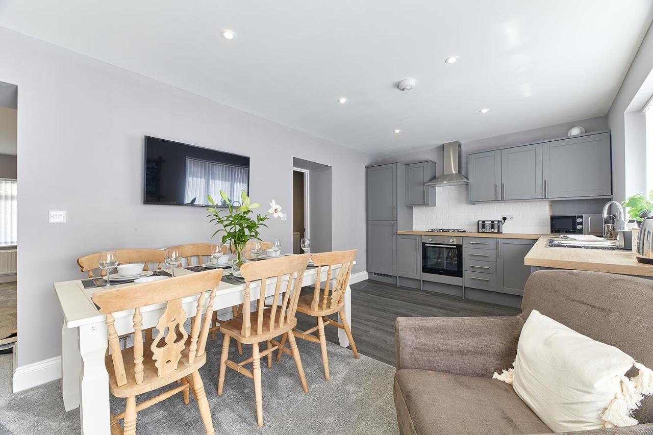 Host & - Sea Breeze Holiday home *