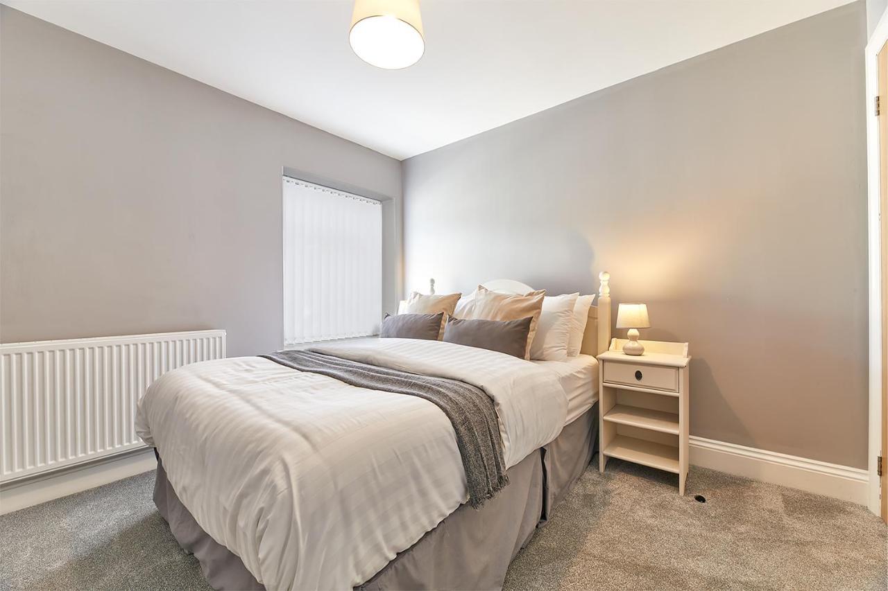 Host & - Sea Breeze * Amble