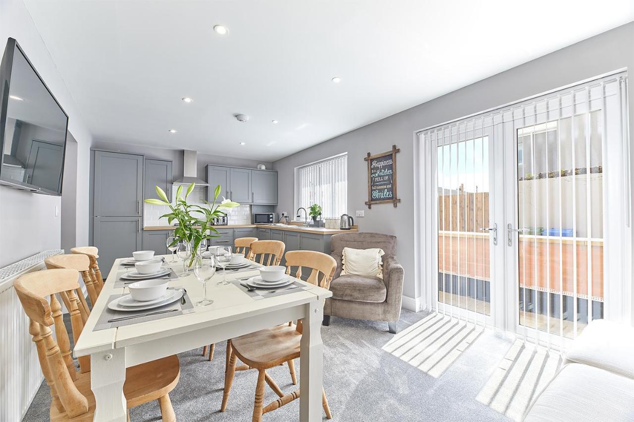 Host & - Sea Breeze Holiday home Amble
